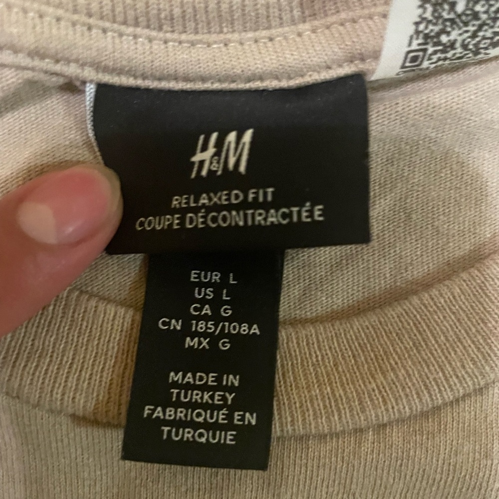 H&M tee - Picture 2 of 3